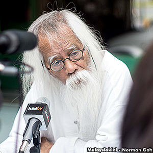 Pak Samad pens bold new chapter in politics